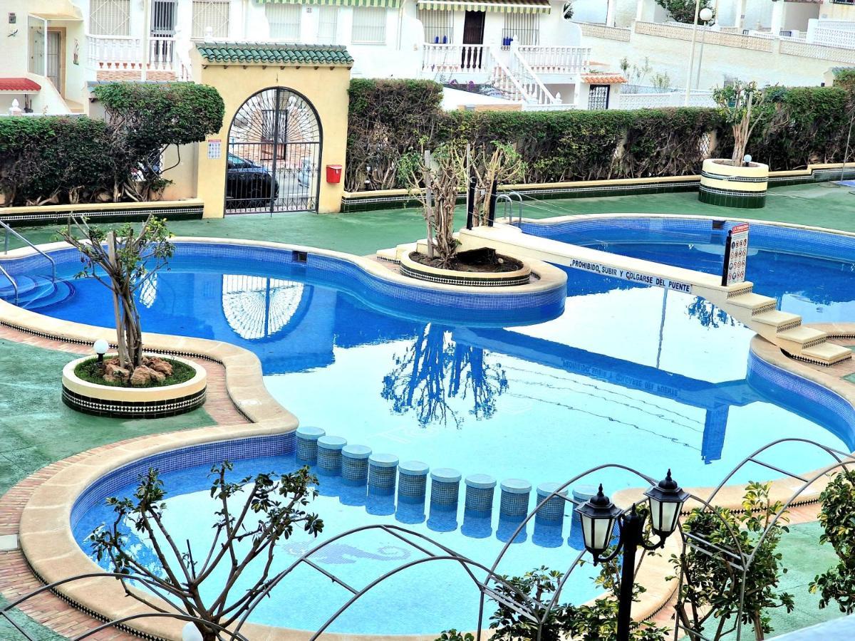Cozy Apartment With Sea View Torrevieja Exterior foto