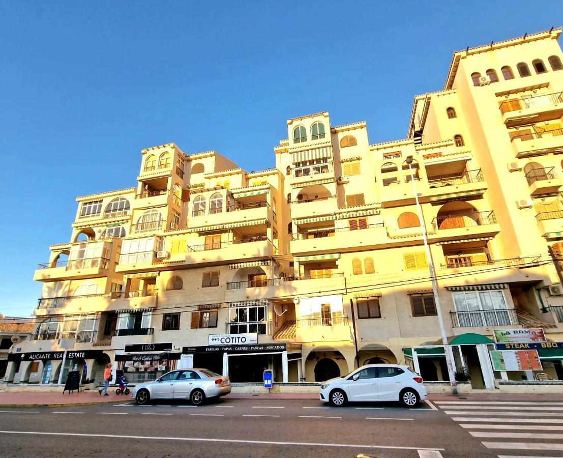 Cozy Apartment With Sea View Torrevieja Exterior foto