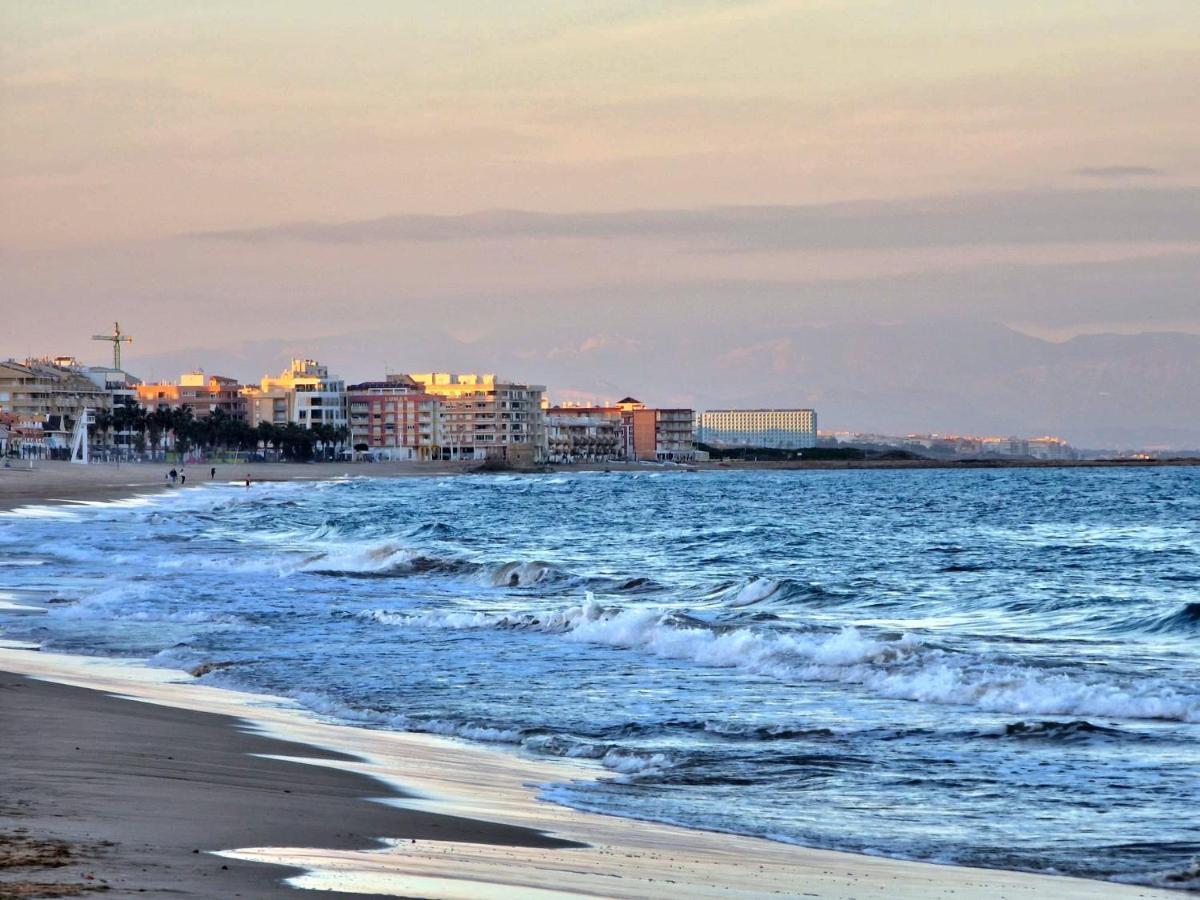 Cozy Apartment With Sea View Torrevieja Exterior foto